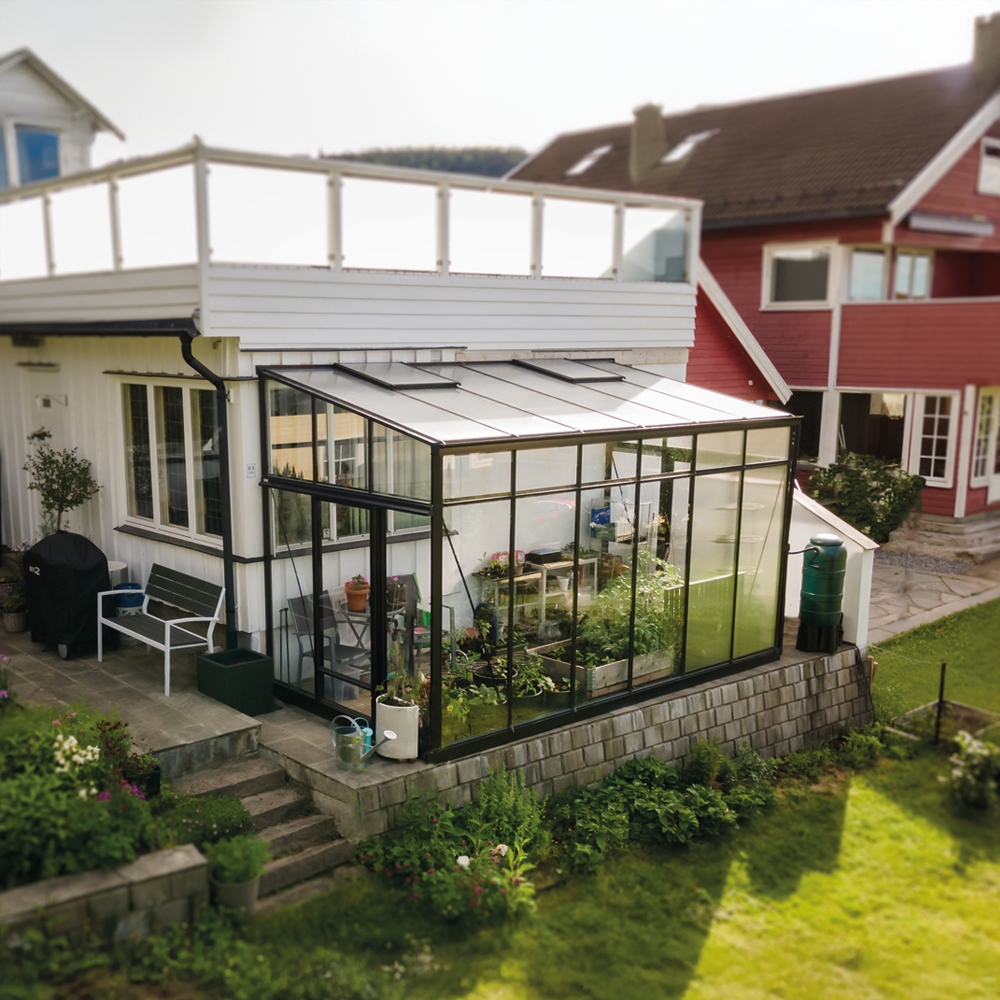 Drivhus i glass for hageentusiaster